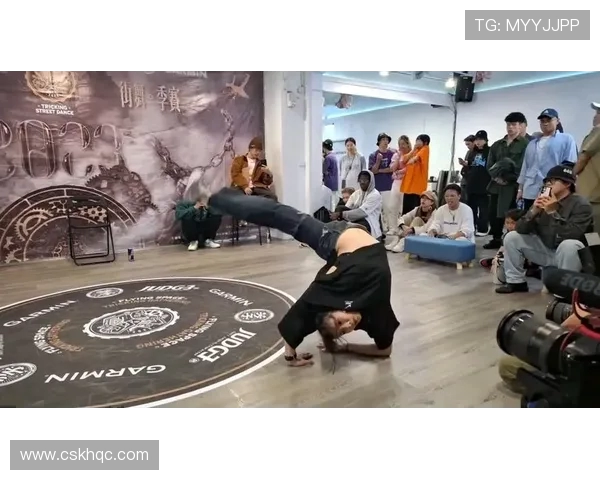 南京街舞队在全国街舞配合排行榜中荣获第八名展现出色实力与风采