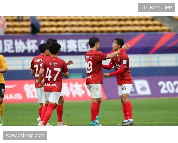 广州足球队在世界杯预选赛中以58分稳居积分榜首位展现强劲实力