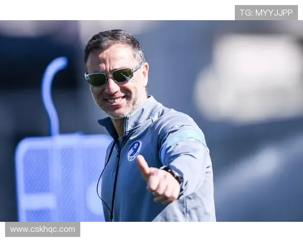 帕奎塔闪耀绿茵场展现足球天赋助力球队争夺荣誉