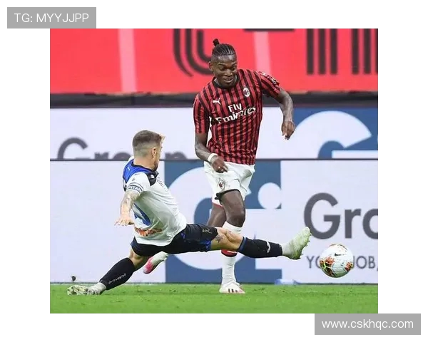 意甲焦点战AC米兰迎战费拉拉力争主场胜利再攀高峰