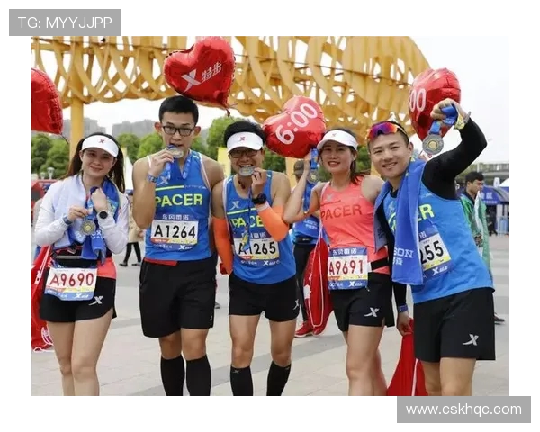 武汉街舞队在马拉松大满贯中的团队协作表现精彩回顾与点评